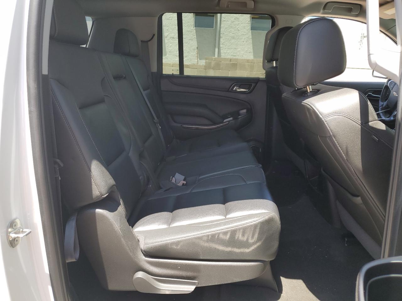 2018 Chevrolet Suburban C1500 Lt VIN: 1GNSCHKC8JR137312 Lot: 61098295