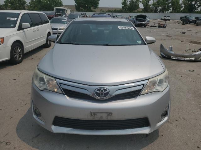  TOYOTA CAMRY 2014 Серебристый