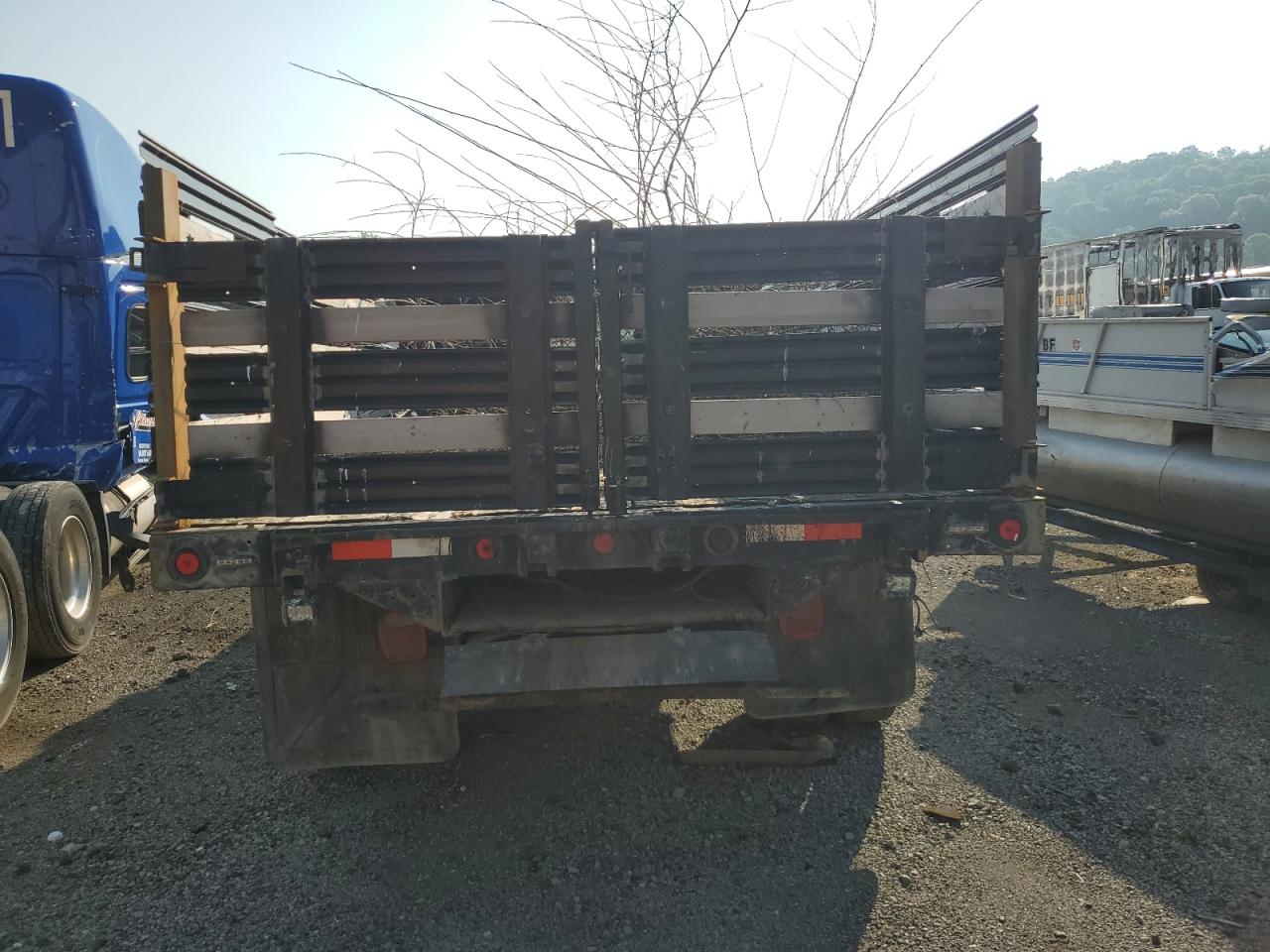 2005 Ford F550 Super Duty VIN: 1FDAF57P55E895572 Lot: 59592335