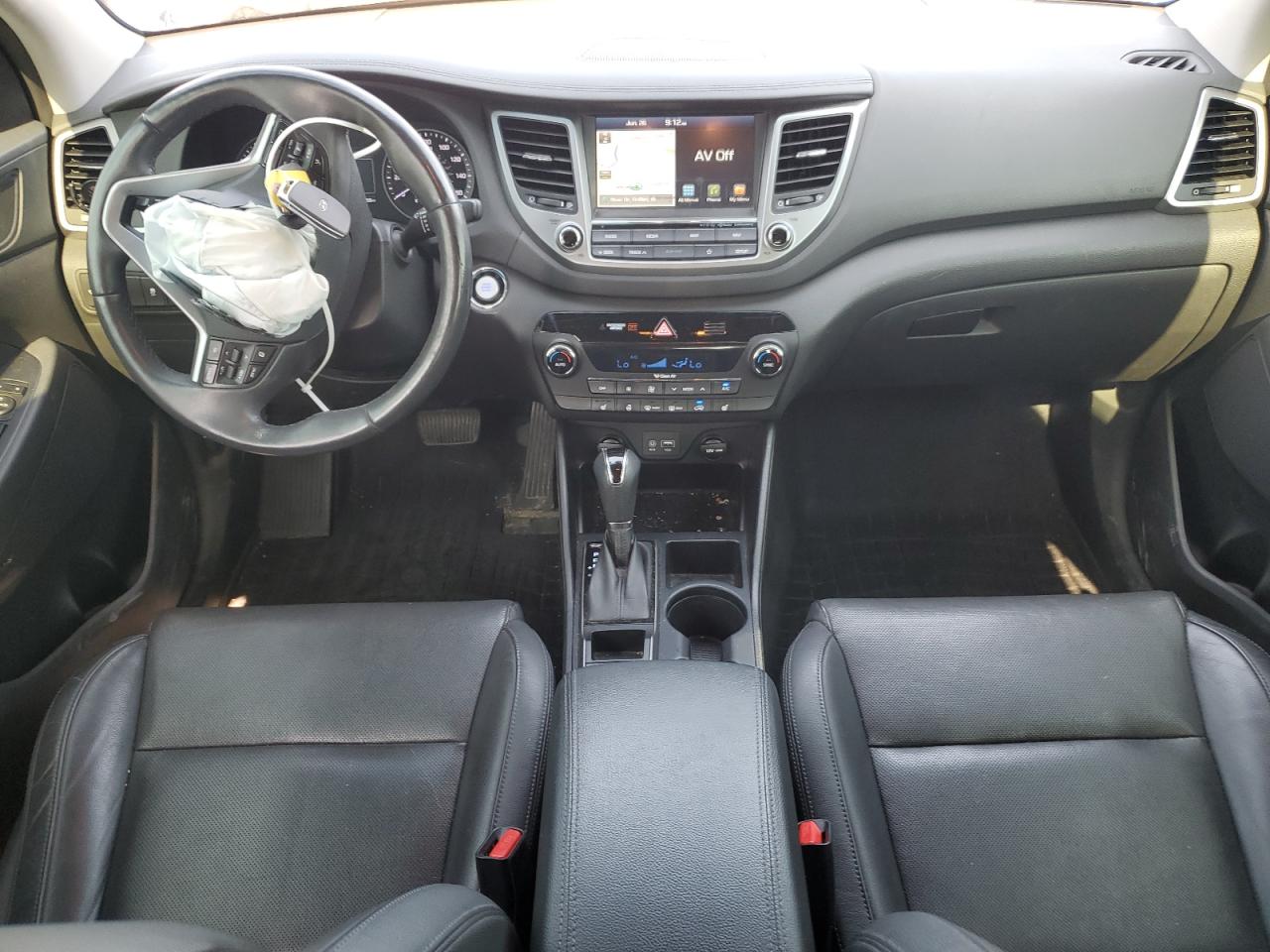 HYUNDAI TUCSON 2018 VIN KM8J33A26JU732569 фото 8