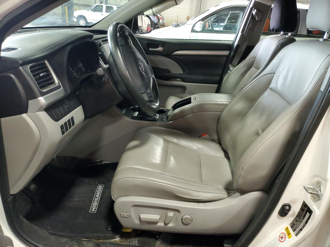 2015 Toyota Highlander Xle VIN: 5TDJKRFHXFS187317 Lot: 67064775