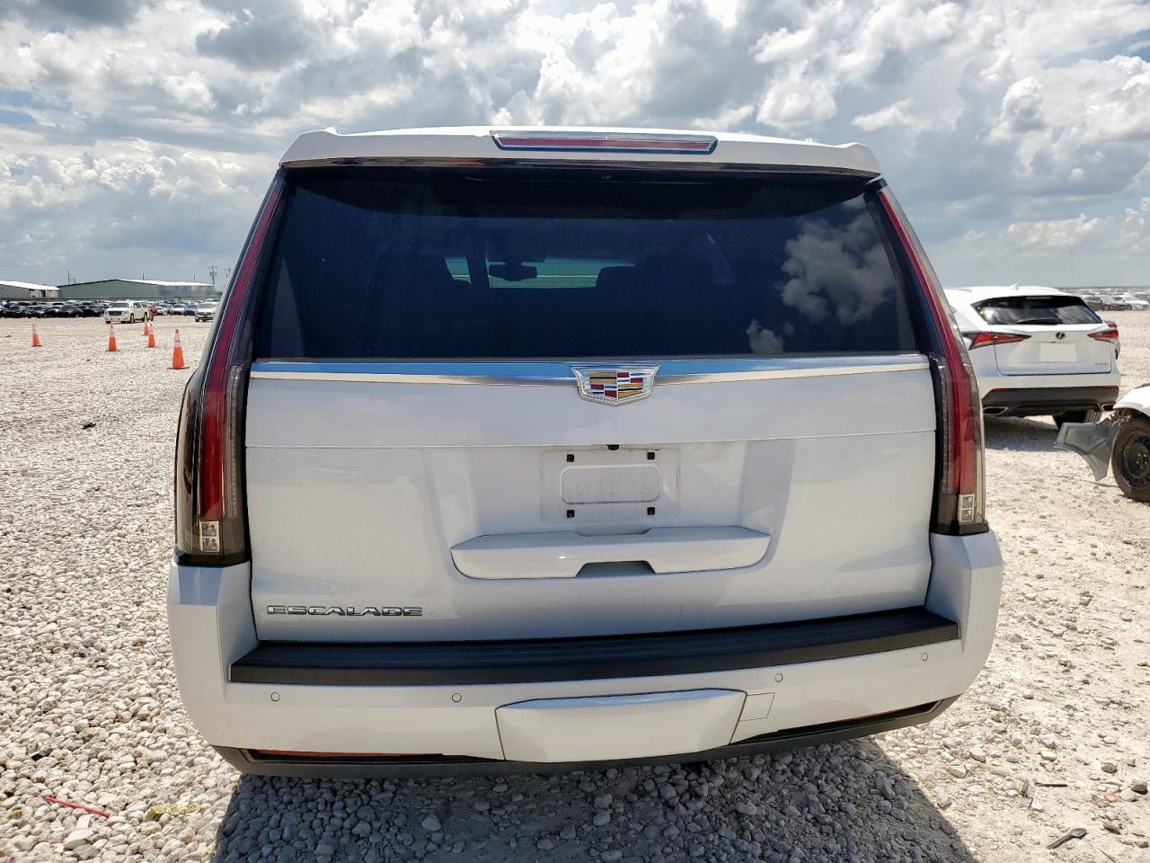 2018 Cadillac Escalade VIN: 1GYS3AKJXJR141029 Lot: 61751855
