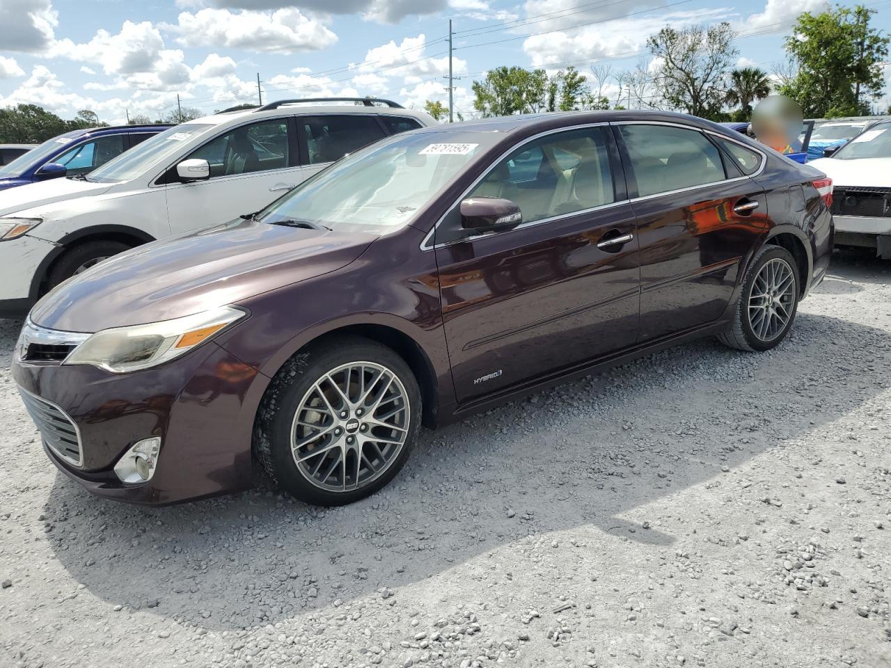 2014 Toyota Avalon Hybrid for Sale in Riverview, FL - Minor Dent/Scratches