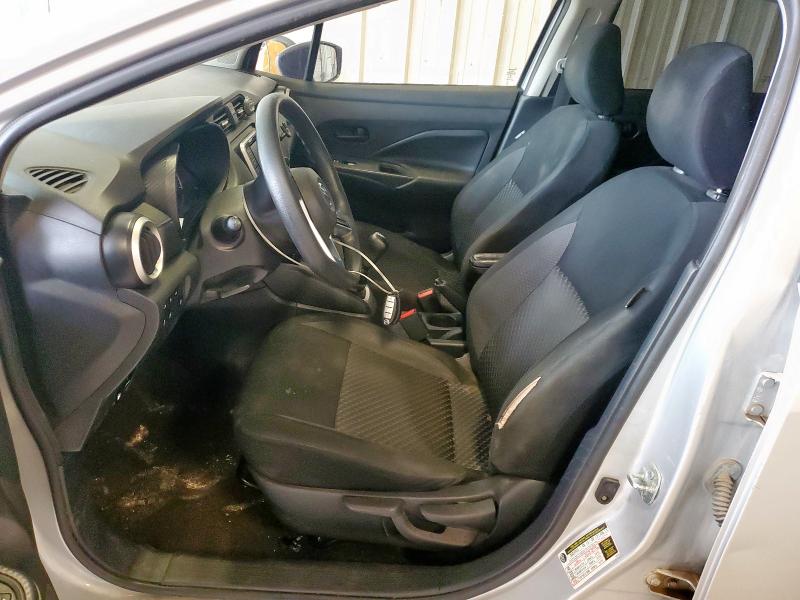 NISSAN VERSA 2020 Srebrny