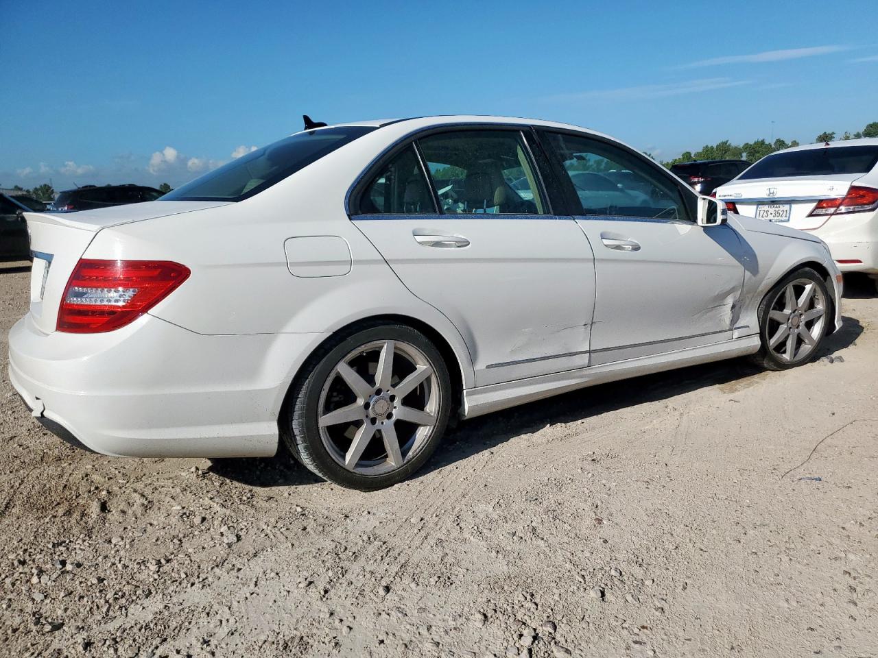MERCEDES-BENZ C-CLASS 2014 VIN WDDGF4HB5EA962960 фото 3