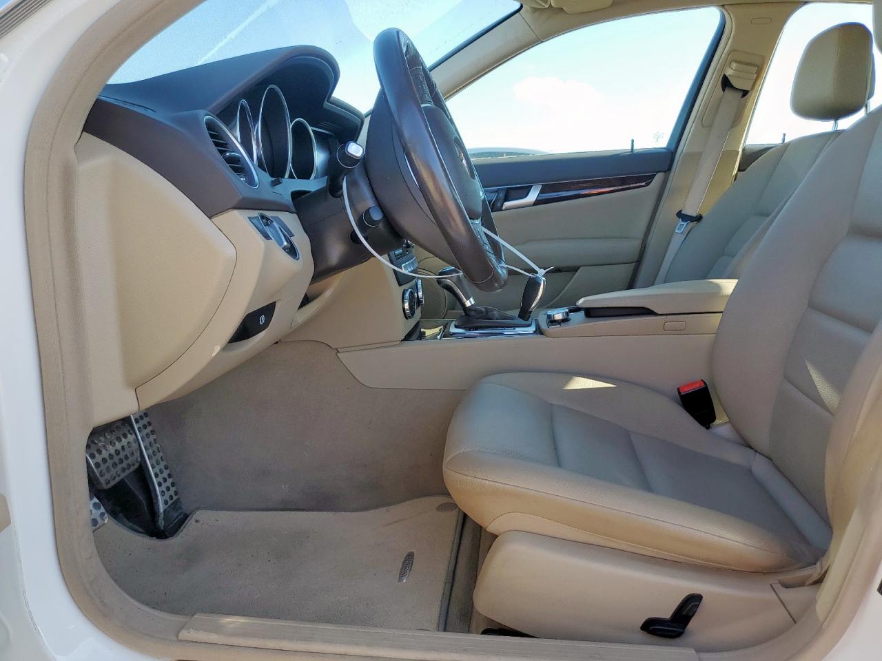MERCEDES-BENZ C-CLASS 2014 VIN WDDGF4HB5EA962960 фото 7