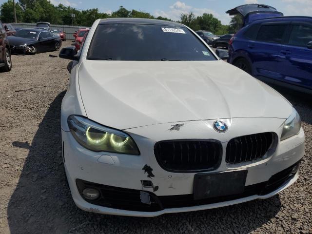  BMW 5 SERIES 2015 Белы