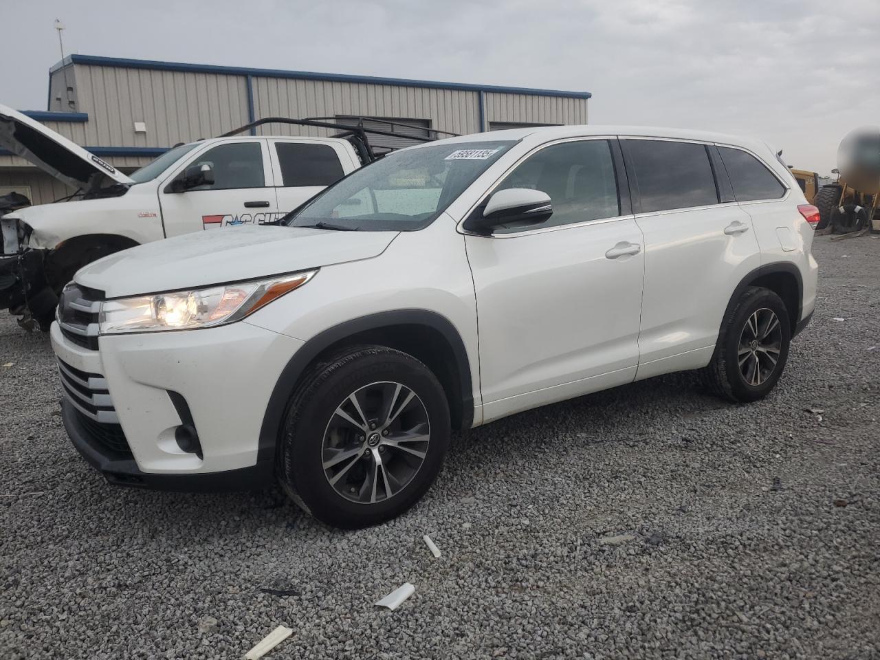 2018 Toyota Highlander Le for Sale in Earlington, KY - Hail
