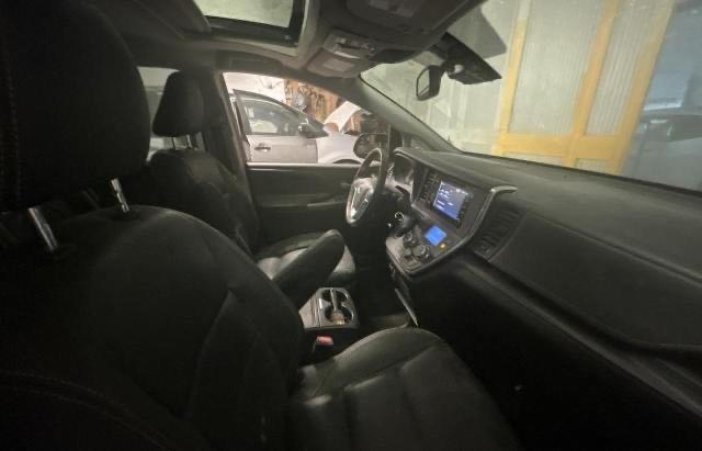  TOYOTA SIENNA 2018 Biały