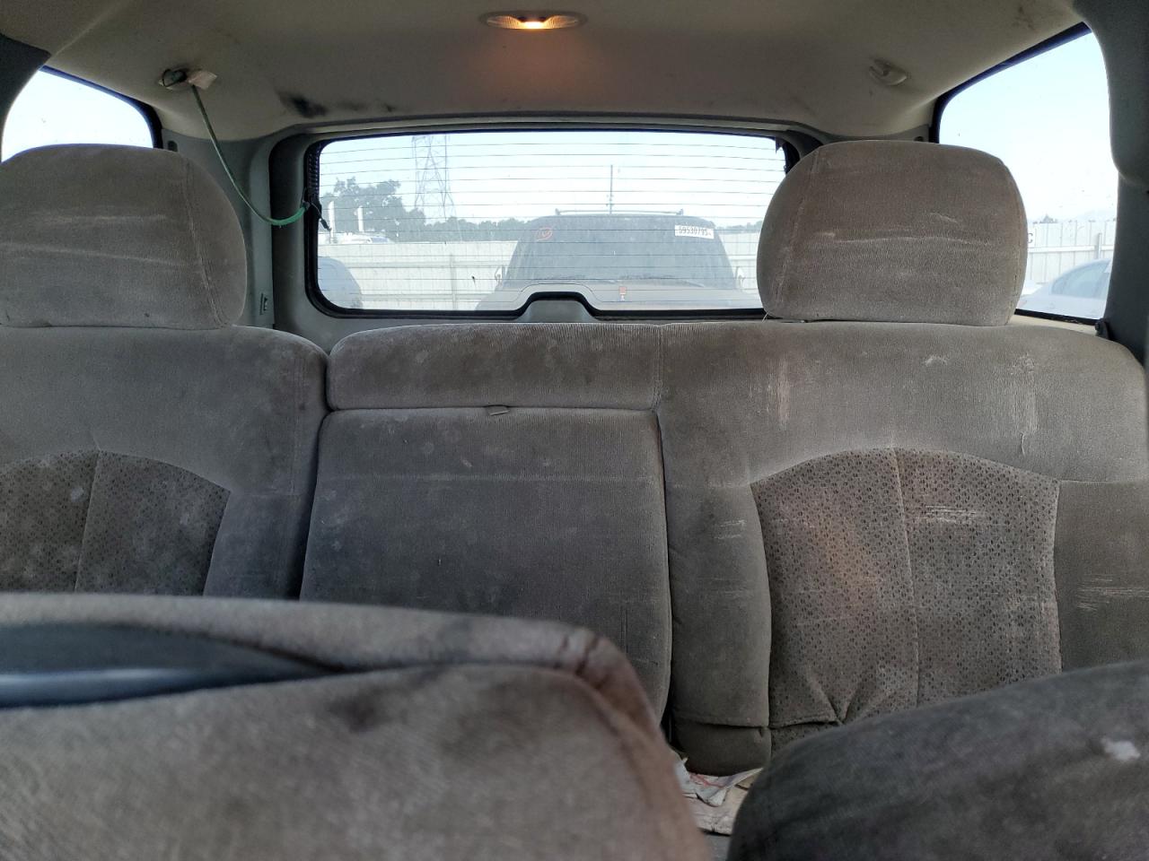 2000 Chevrolet Tahoe K1500 VIN: 1GNEK13T6YJ175068 Lot: 59894155