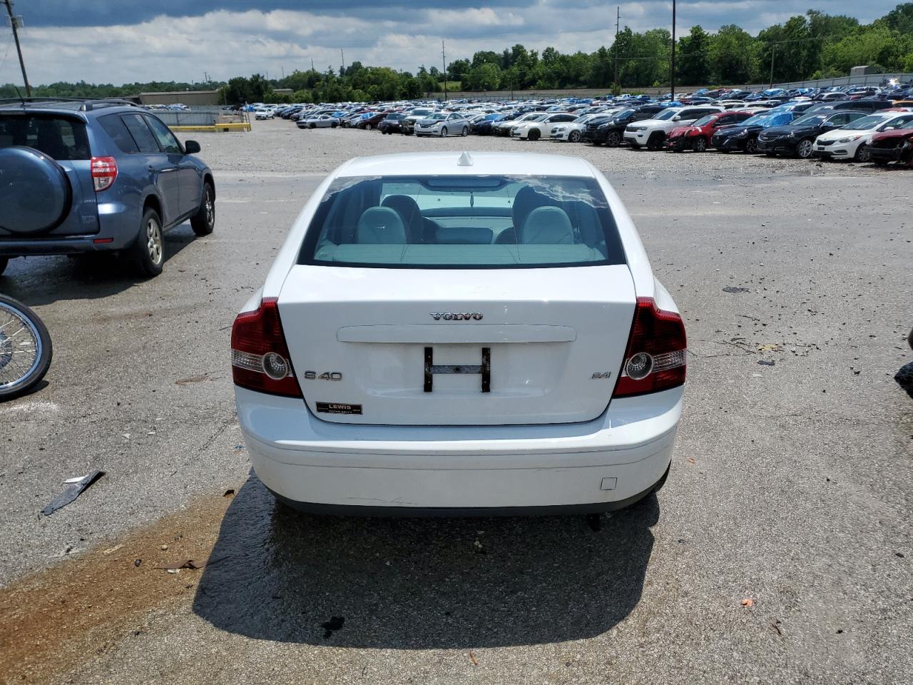 2005 Volvo S40 2.4I VIN: YV1MS382952098552 Lot: 61184415