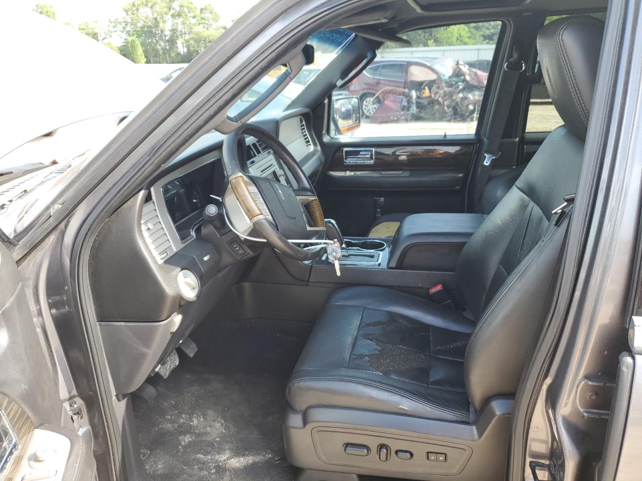 2010 Lincoln Navigator VIN: 5LMJJ2J58AEJ04949 Lot: 62190445