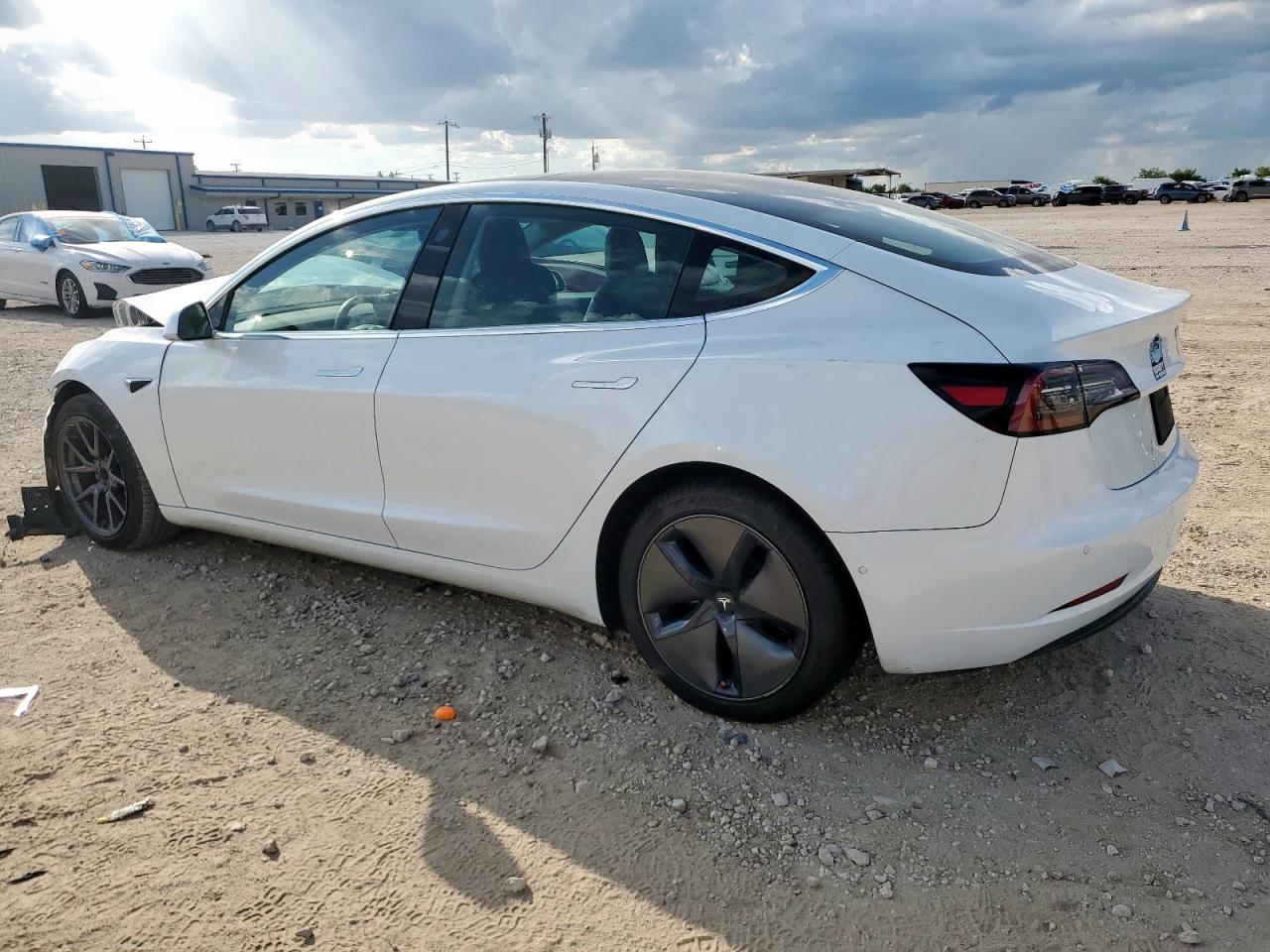 TESLA MODEL 3 2019 VIN 5YJ3E1EA2KF415928 zdjęcie 2
