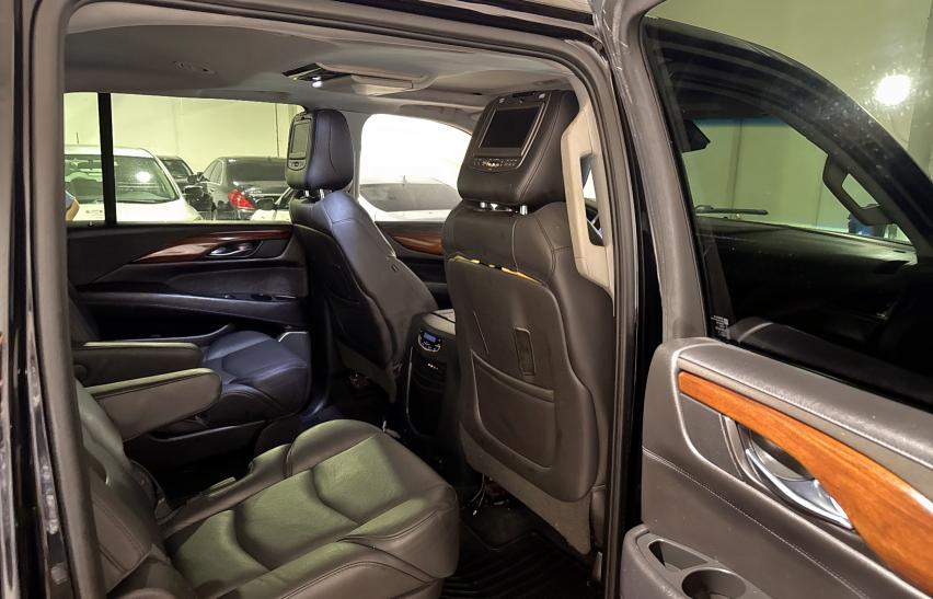 Parquets CADILLAC ESCALADE 2016 Czarny