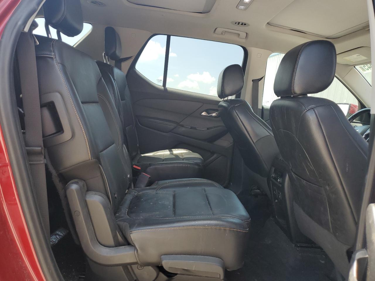 CHEVROLET TRAVERSE 2018 VIN 1GNEVHKW5JJ280248 фото 11