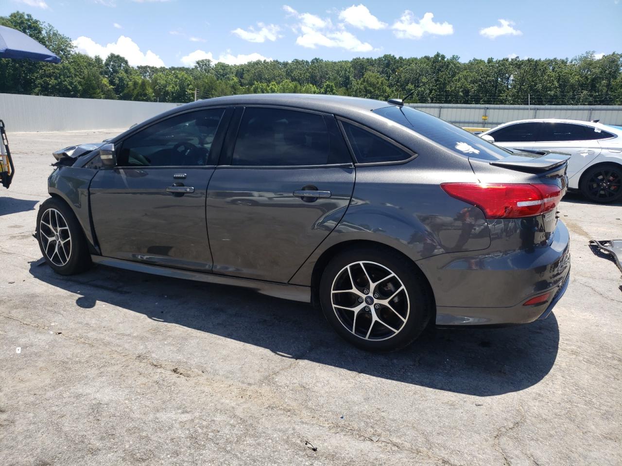 FORD FOCUS 2016 VIN 1FADP3F23GL262696 фото 2
