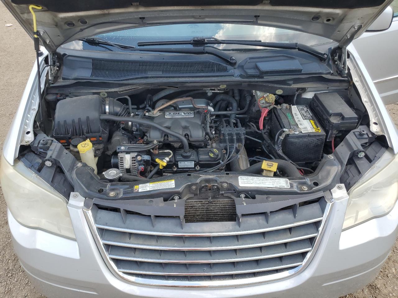 2010 Chrysler Town & Country Touring VIN: 2A4RR5D12AR221470 Lot: 84046075