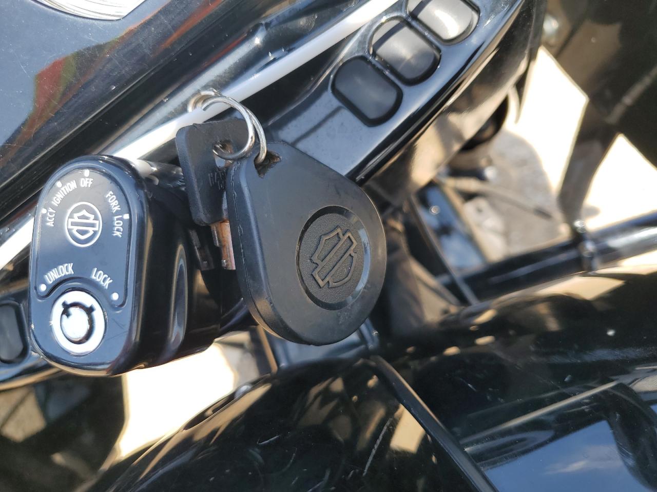 2018 Harley-Davidson Fltrxs Road Glide Special VIN: 1HD1KTC32JB677030 Lot: 61543795