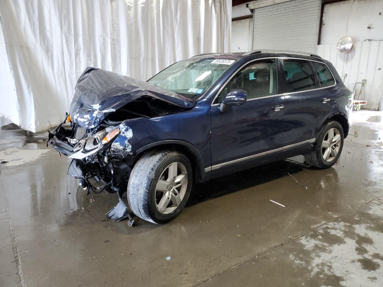2014 Volkswagen Touareg V6 იყიდება Albany-ში, NY - Front End