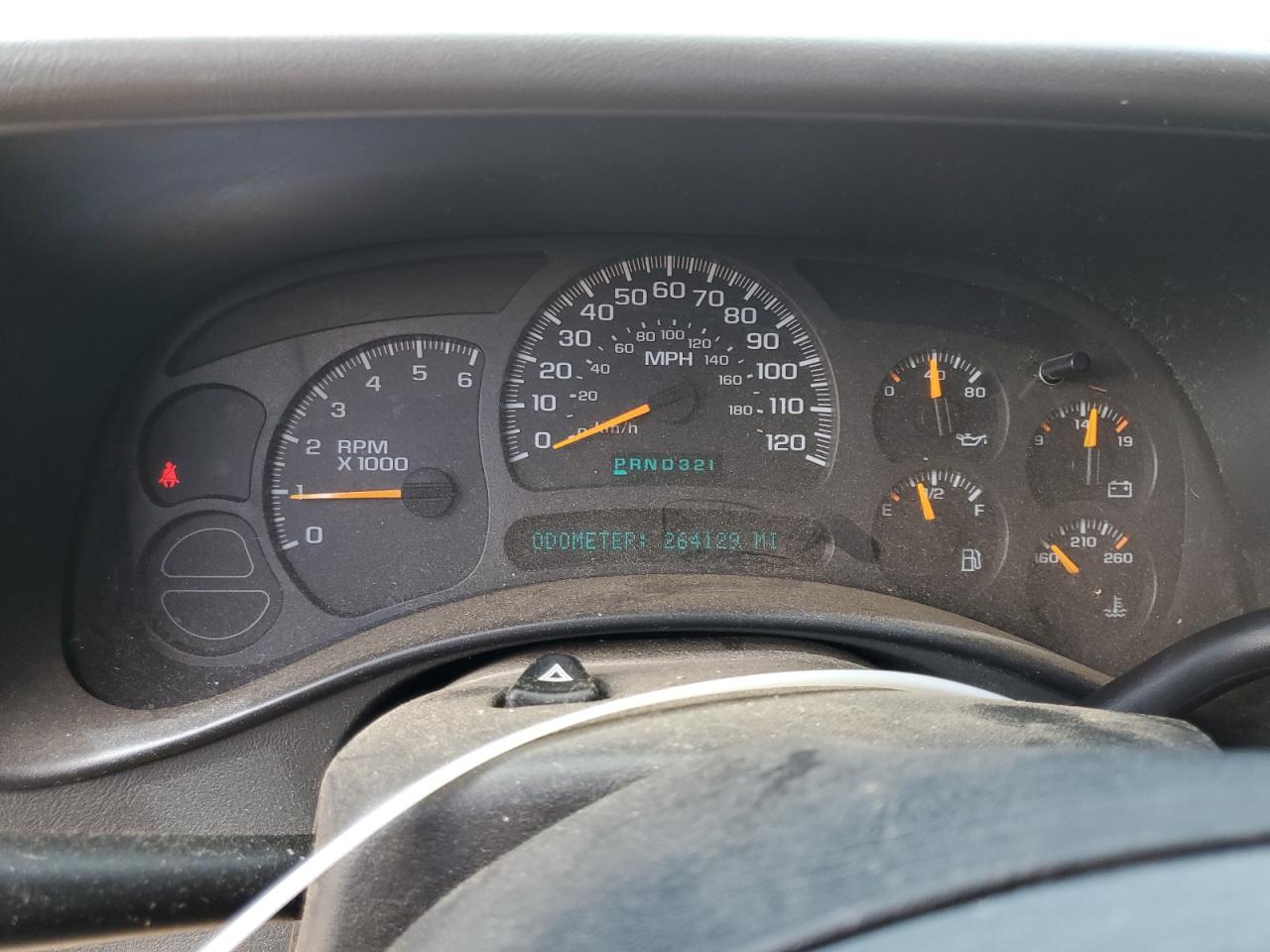 2004 Chevrolet Tahoe C1500 VIN: 1GNEC13Z24R318935 Lot: 62464035