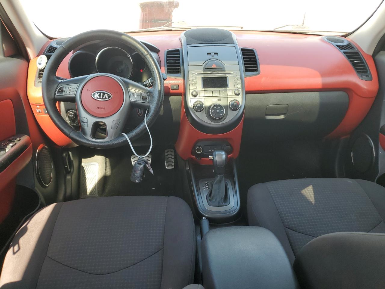 2011 Kia Soul + VIN: KNDJT2A20B7709240 Lot: 61619075