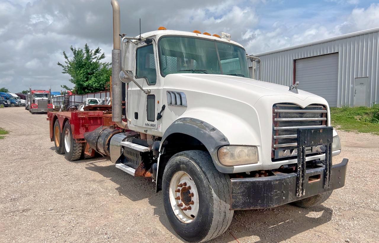 2011 Mack 700 Gu700 na sprzedaż w Wilmer, TX - Minor Dent/Scratches