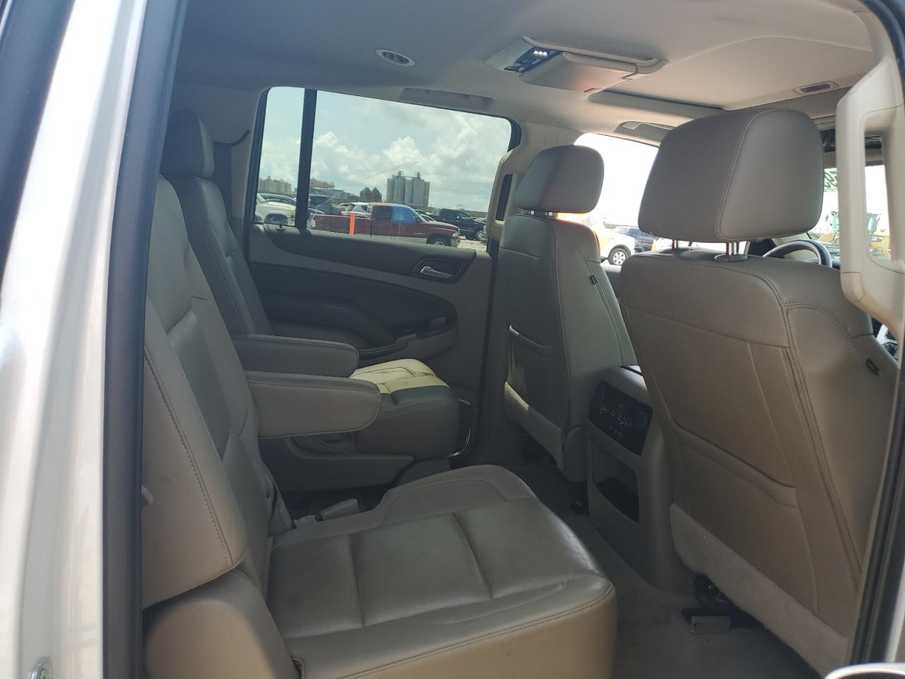2019 Chevrolet Suburban C1500 Lt VIN: 1GNSCHKCXKR172144 Lot: 59328055