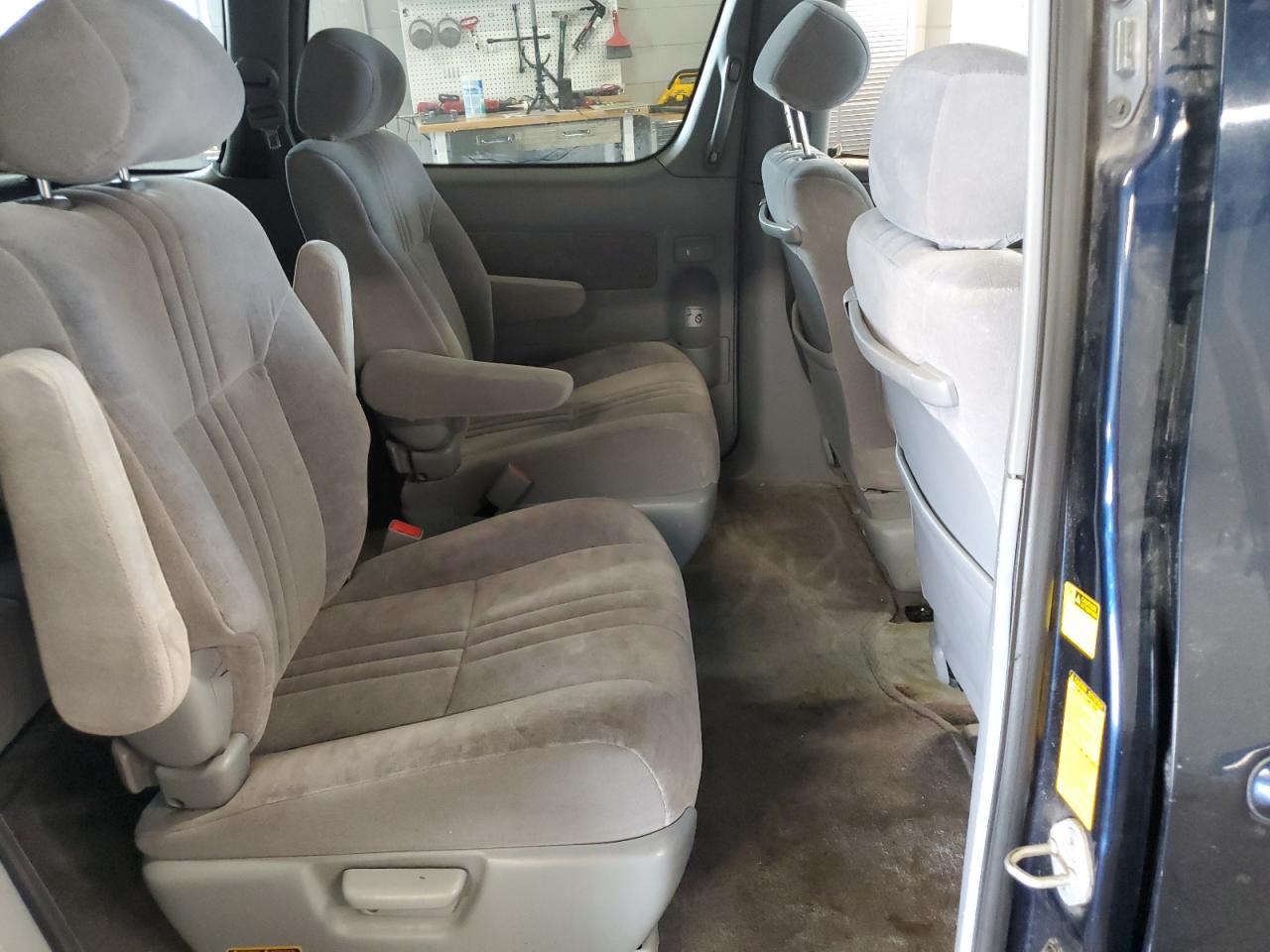 2001 Toyota Sienna Le VIN: 4T3ZF13C81U381935 Lot: 60907145