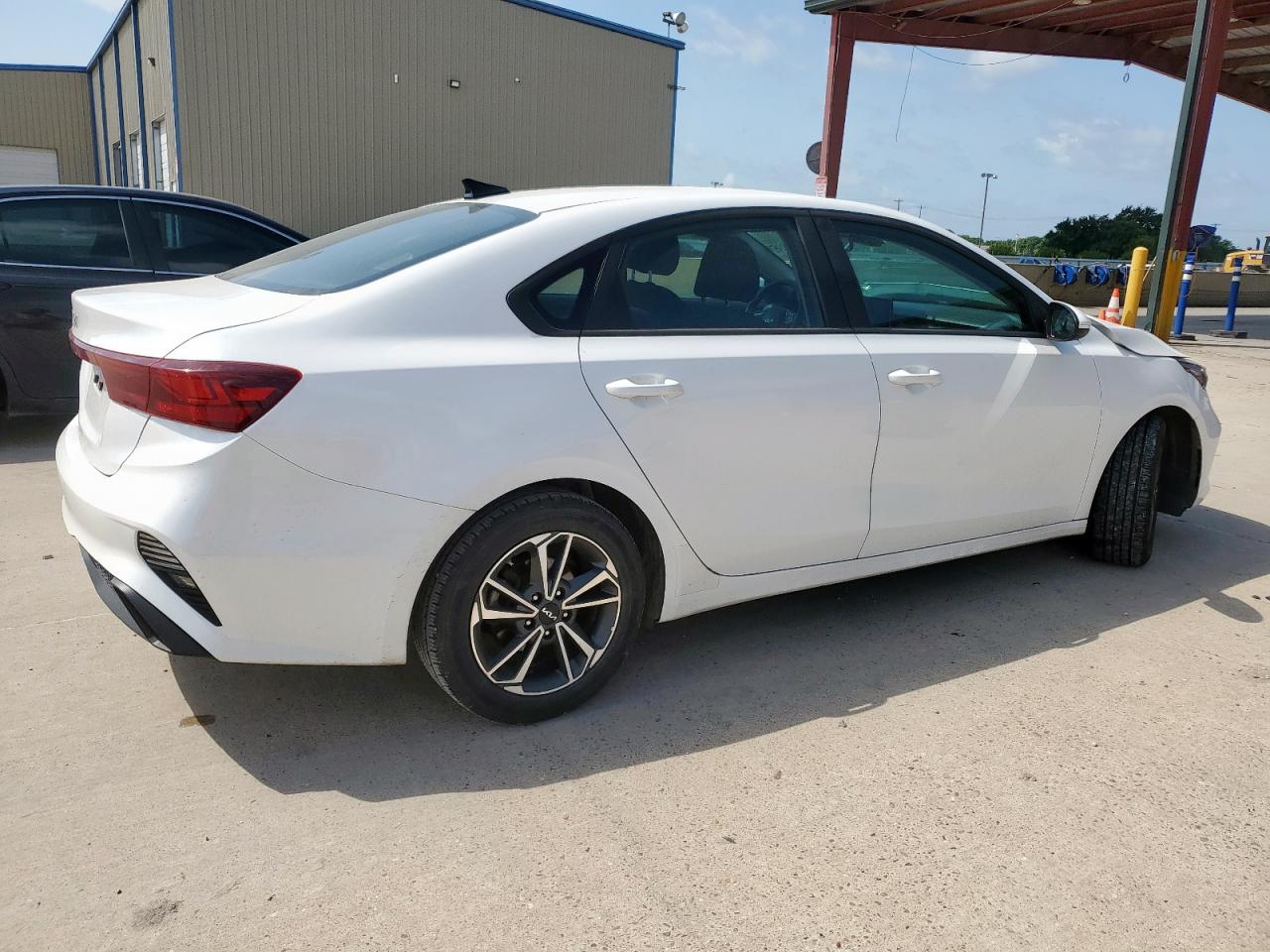 KIA FORTE 2023 VIN 3KPF24AD5PE588704 photo 3