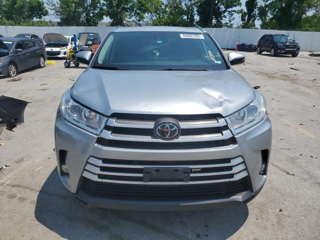  TOYOTA HIGHLANDER 2018 Srebrny