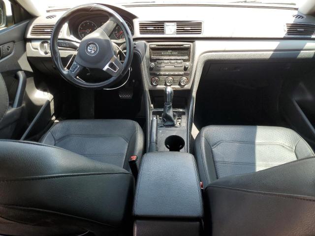 Sedans VOLKSWAGEN PASSAT 2014 Granatowy