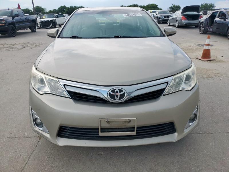  TOYOTA CAMRY 2013 Бежевий