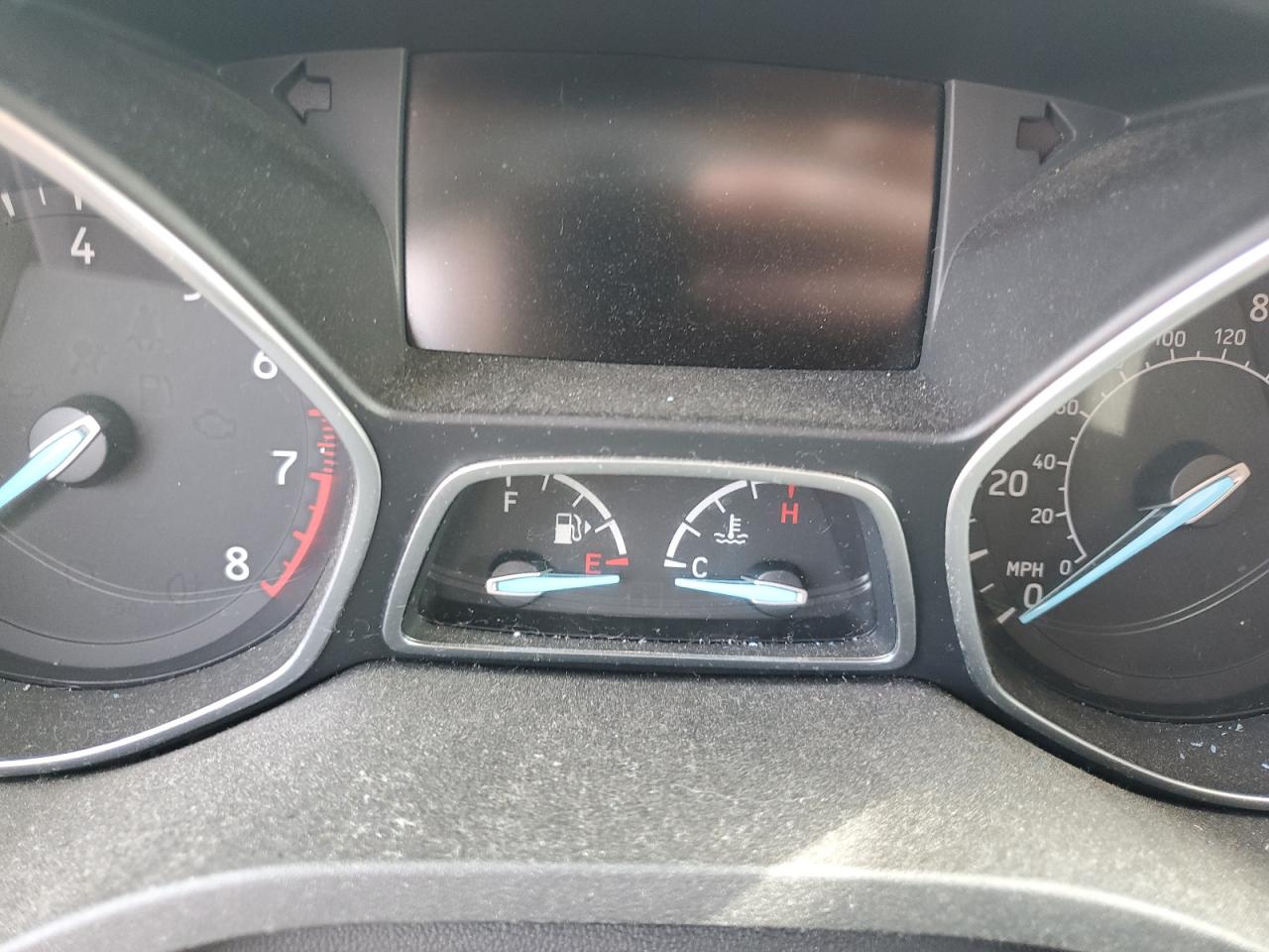 FORD ESCAPE 2017 VIN 1FMCU0J90HUA63050 фото 9