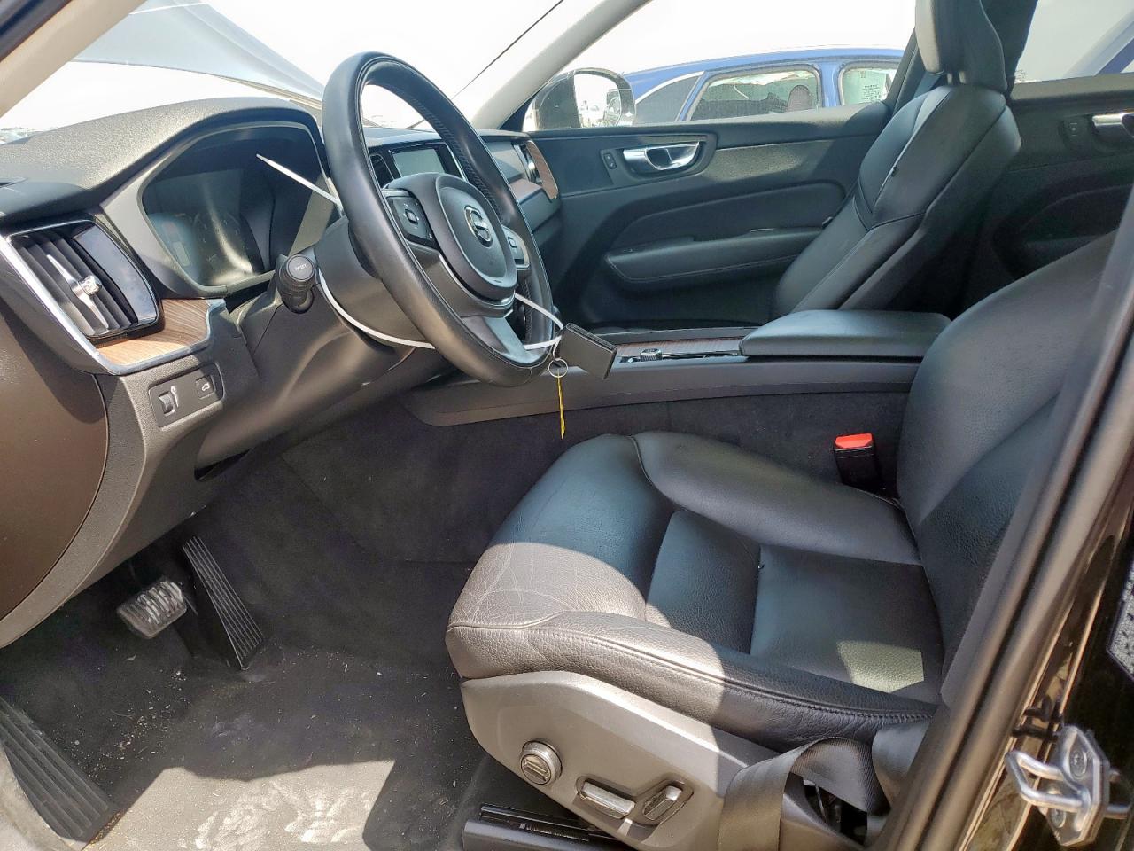 2021 Volvo Xc60 T5 Momentum VIN: YV4102RK4M1696010 Lot: 61426465