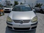 2009 Volkswagen Rabbit    zu verkaufen in Riverview, FL - Rear End