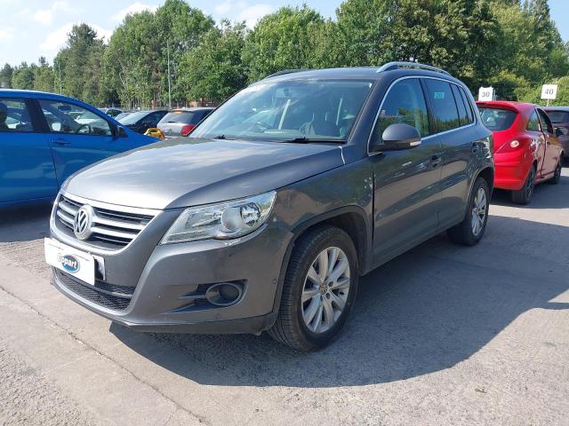 VOLKSWAGEN TIGUAN MAT 2011