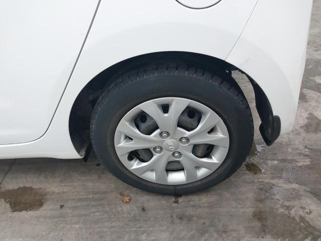 2014 HYUNDAI I10 SE