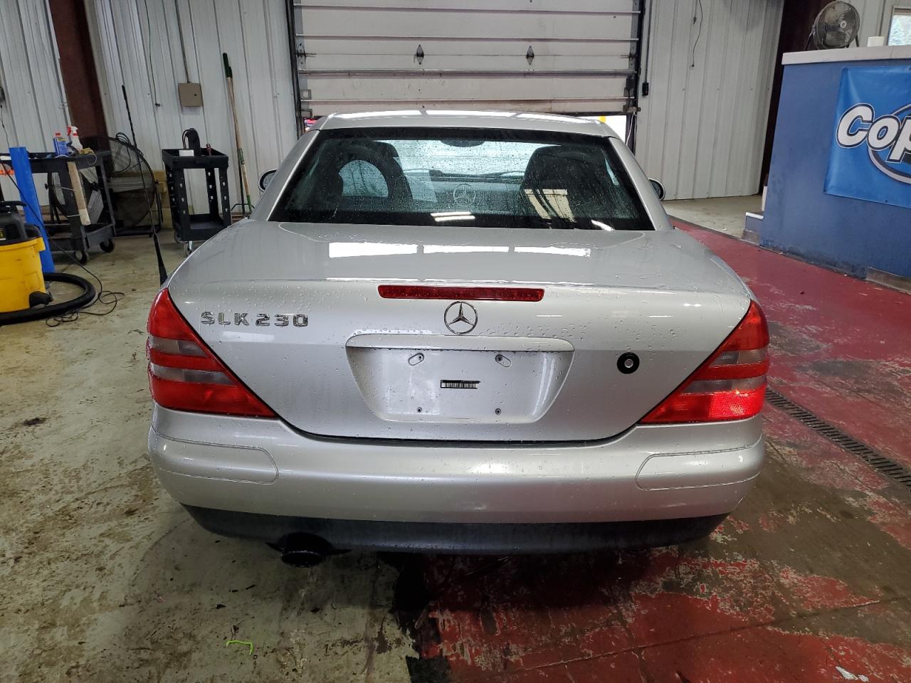 1999 Mercedes-Benz Slk 230 Kompressor VIN: WDBKK47F8XF124415 Lot: 60229115