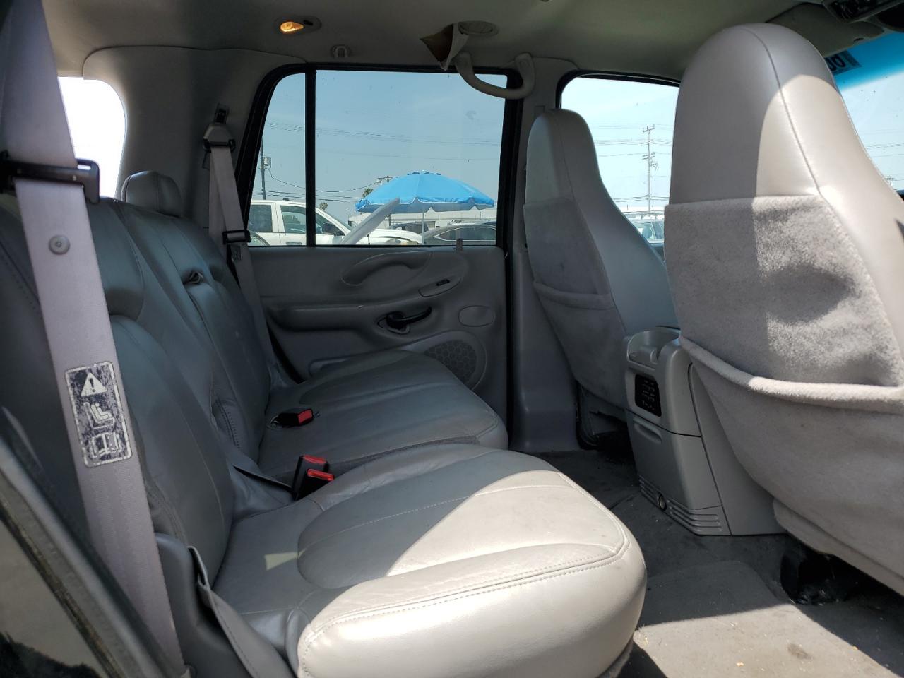 2000 Ford Expedition Xlt VIN: 1FMRU15L2YLB89597 Lot: 60911465