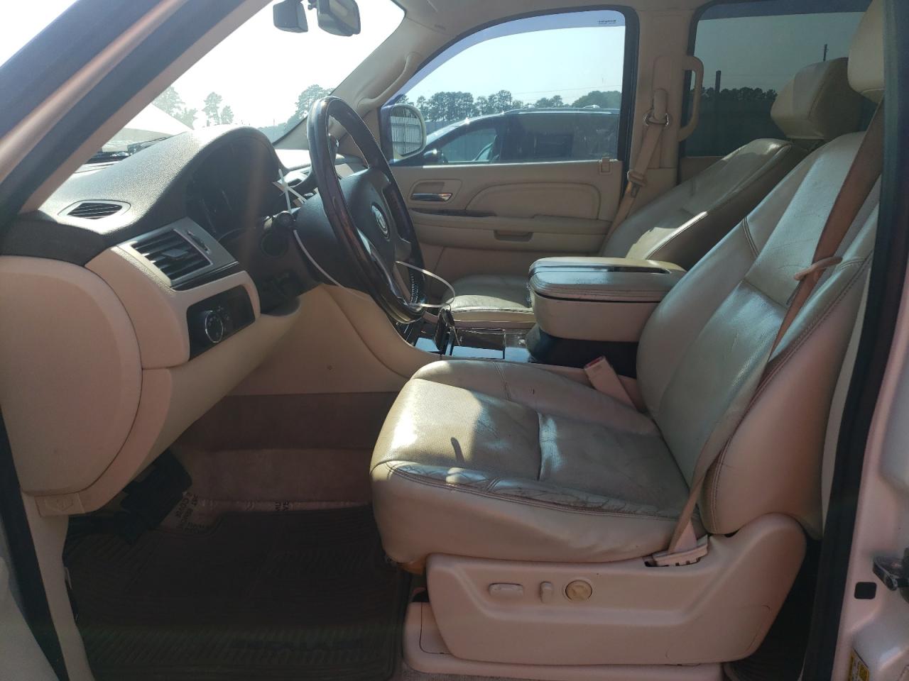 2008 Cadillac Escalade Esv VIN: 1GYFK66868R239283 Lot: 62751025