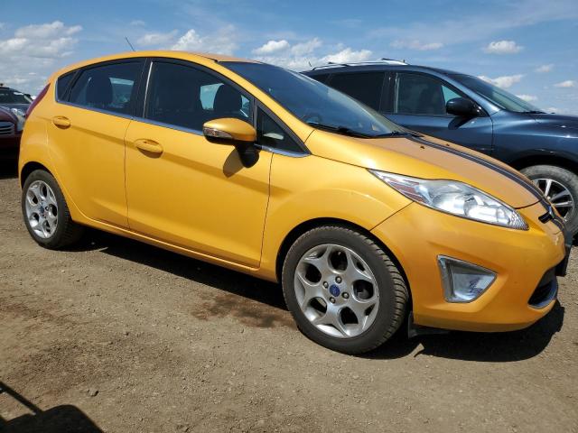 Hatchbacks FORD FIESTA 2013 Żółty