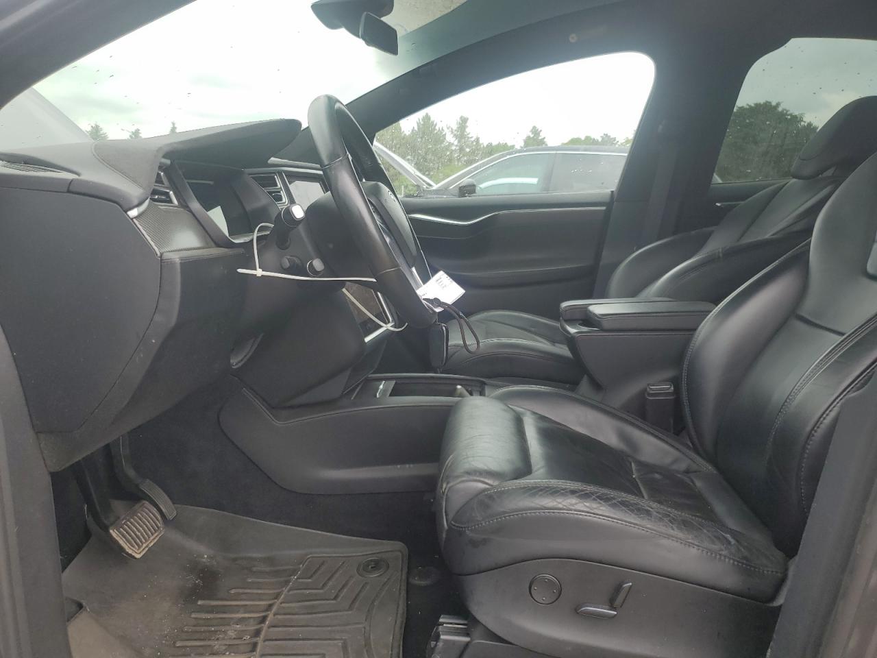 2017 Tesla Model X VIN: 5YJXCDE25HF049621 Lot: 61429415