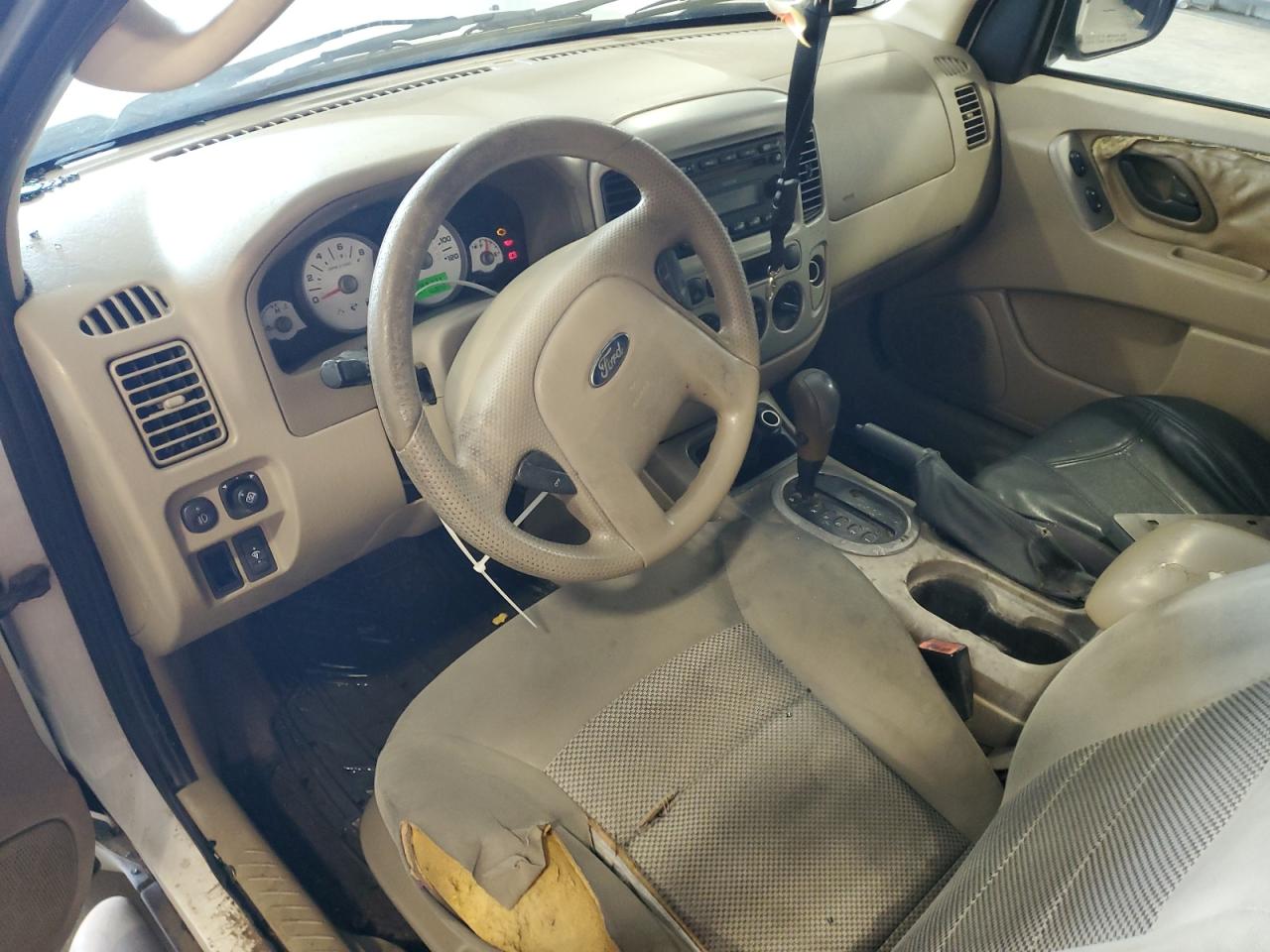2005 Ford Escape Xlt VIN: 1FMYU03135KD73696 Lot: 60470185