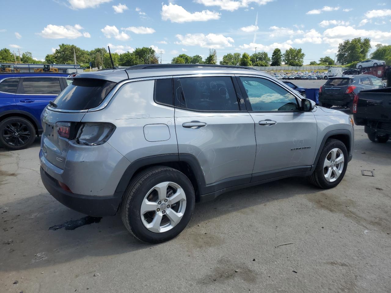 JEEP COMPASS 2018 VIN 3C4NJCBB8JT503203 photo 3