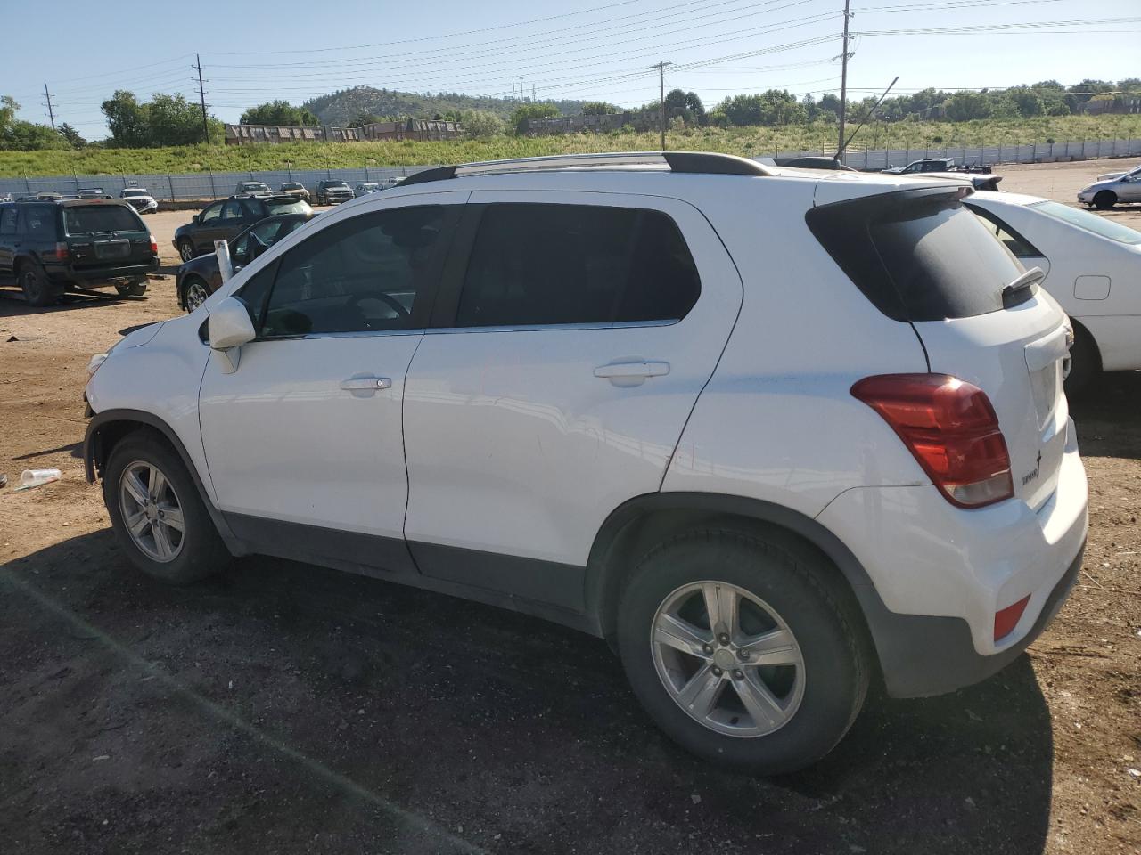 CHEVROLET TRAX 2017 VIN 3GNCJLSB0HL183948 фото 2