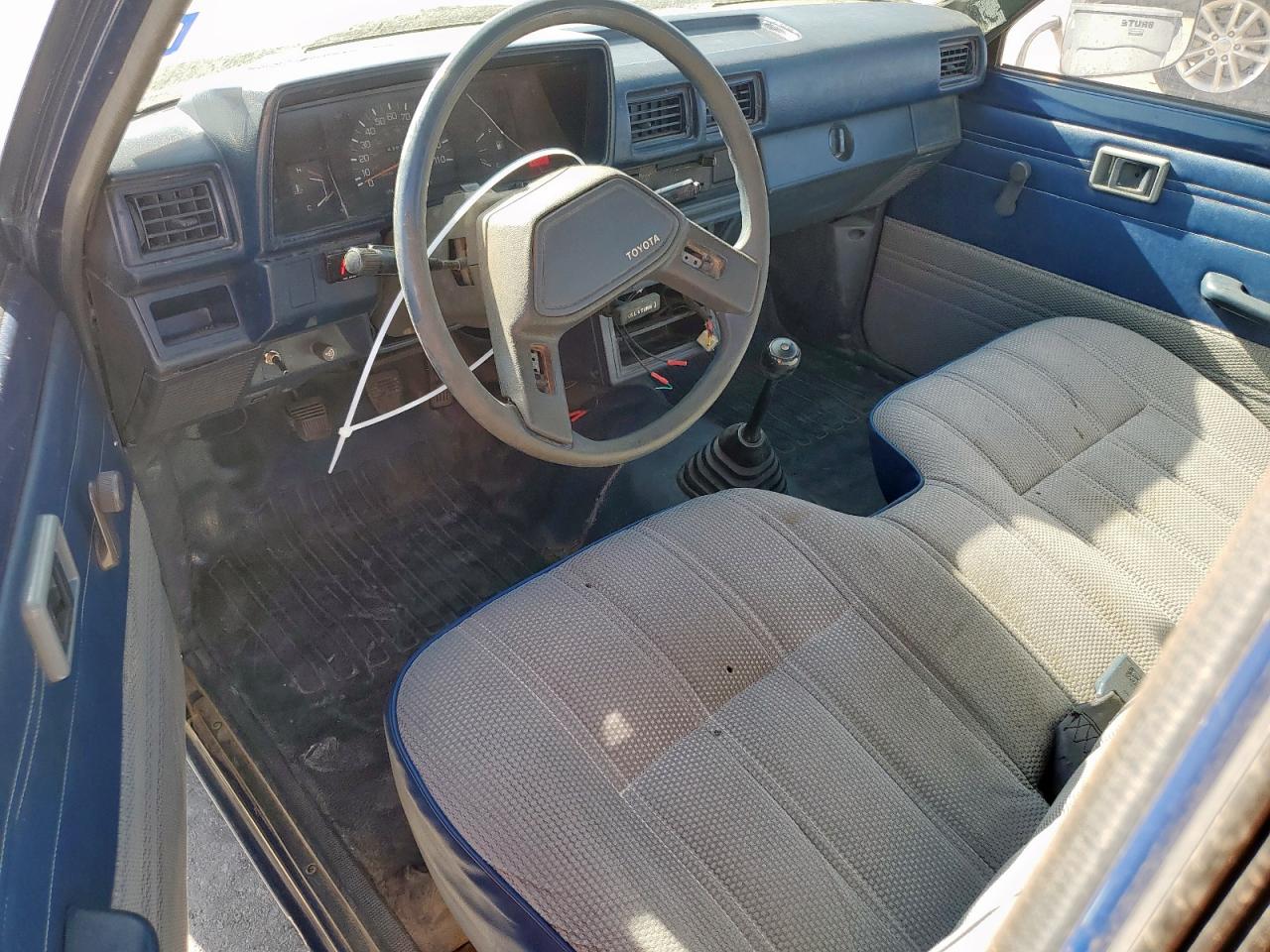 1987 Toyota Pickup 1/2 Ton Rn50 VIN: JT4RN50RXH0304727 Lot: 60015595