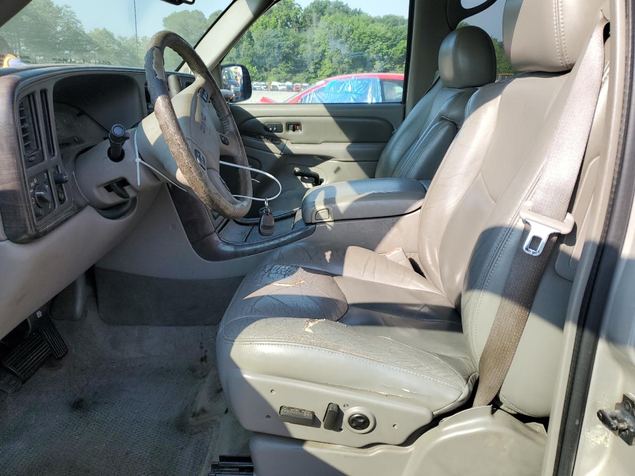 2004 GMC Yukon Denali VIN: 1GKEK63U44J129946 Lot: 63145875
