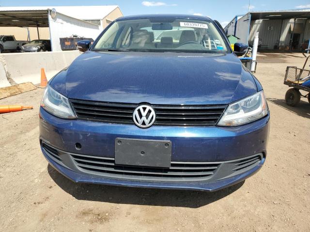  VOLKSWAGEN JETTA 2014 Синий