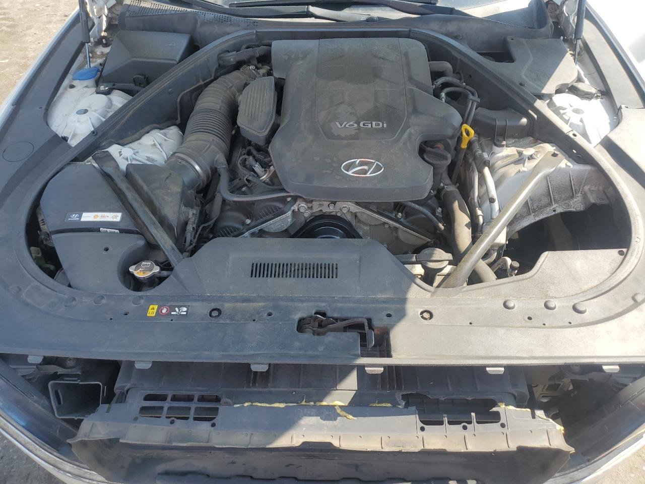 2015 Hyundai Genesis 3.8L VIN: KMHGN4JE9FU080882 Lot: 62732375