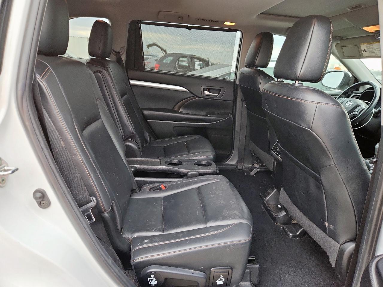 2019 Toyota Highlander Se VIN: 5TDKZRFH9KS552998 Lot: 61978895